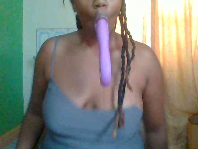 Sexymamasirra22 webcam