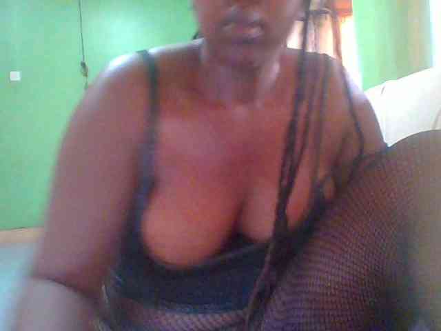 Sexymamasirra22 webcam