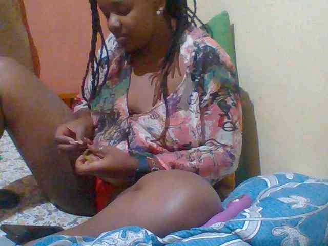 Sexymamasirra22 webcam