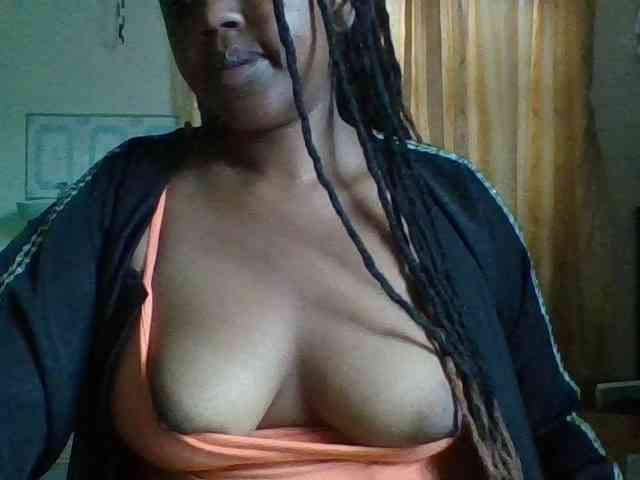 Sexymamasirra22 webcam
