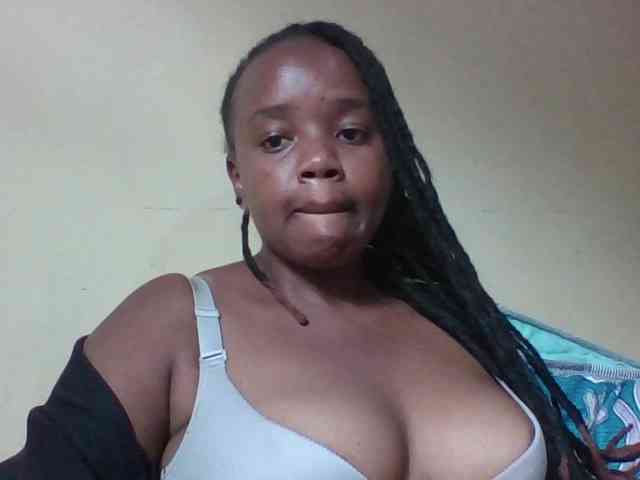 Sexymamasirra22 webcam