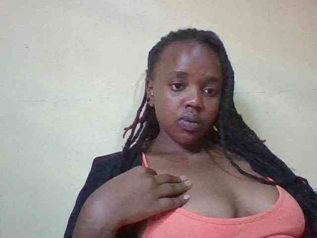 Sexymamasirra22 webcam