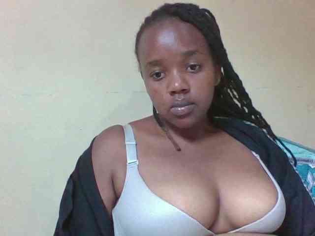 Sexymamasirra22 webcam
