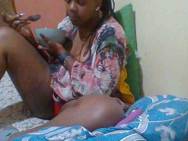 Sexymamasirra22 webcam