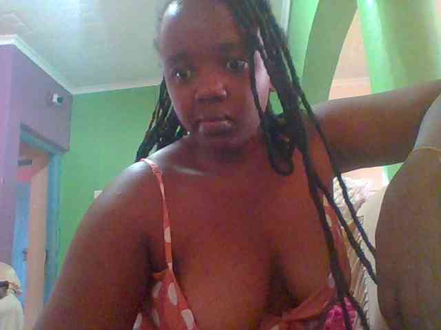 Sexymamasirra22 webcam