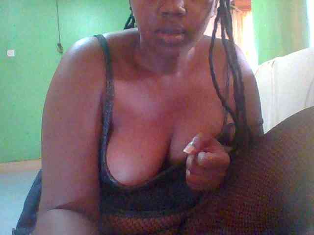 Sexymamasirra22 webcam