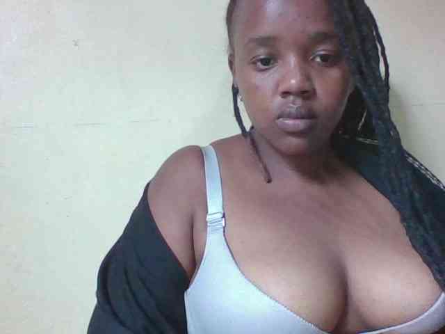 Sexymamasirra22 webcam