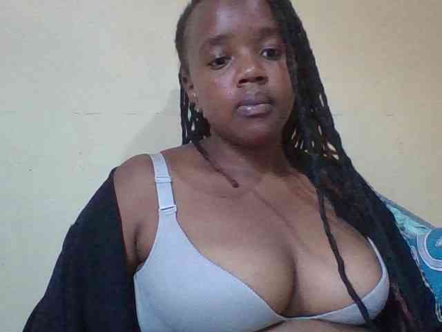 Sexymamasirra22 webcam
