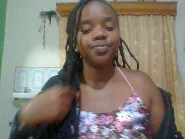 Sexymamasirra22 webcam