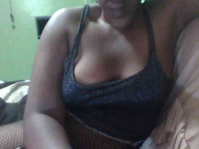 Sexymamasirra22 webcam