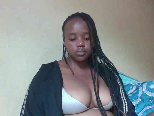 Sexymamasirra22 webcam