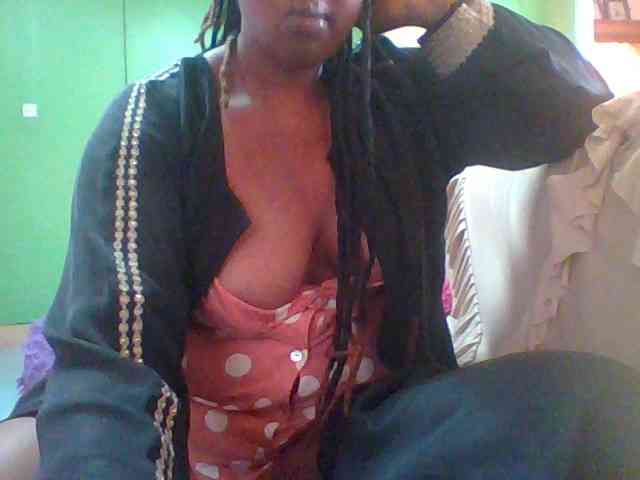 Sexymamasirra22 webcam