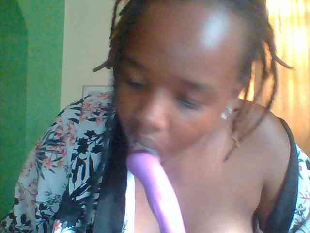 Sexymamasirra22 webcam