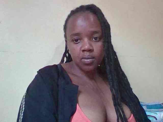 Sexymamasirra22 webcam