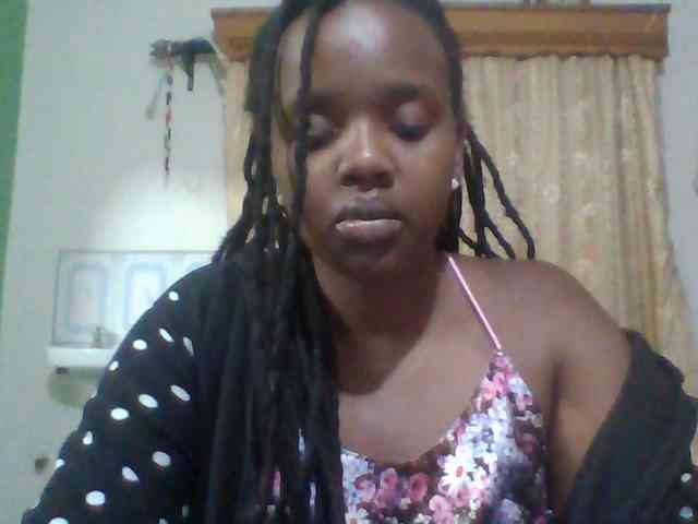 Sexymamasirra22 webcam