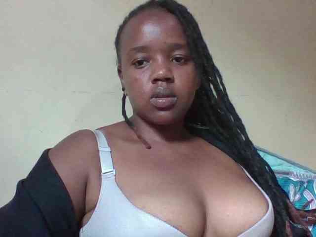 Sexymamasirra22 webcam