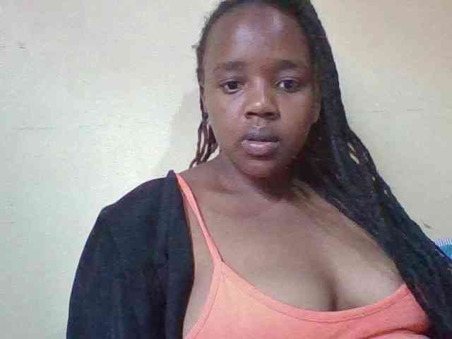 Sexymamasirra22 webcam