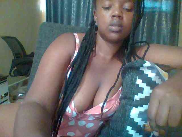 Sexymamasirra22 webcam