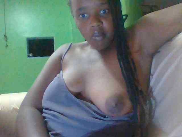 Sexymamasirra22 webcam