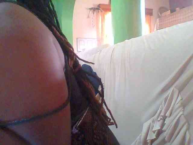 Sexymamasirra22 webcam