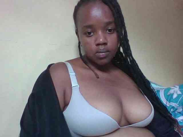 Sexymamasirra22 webcam