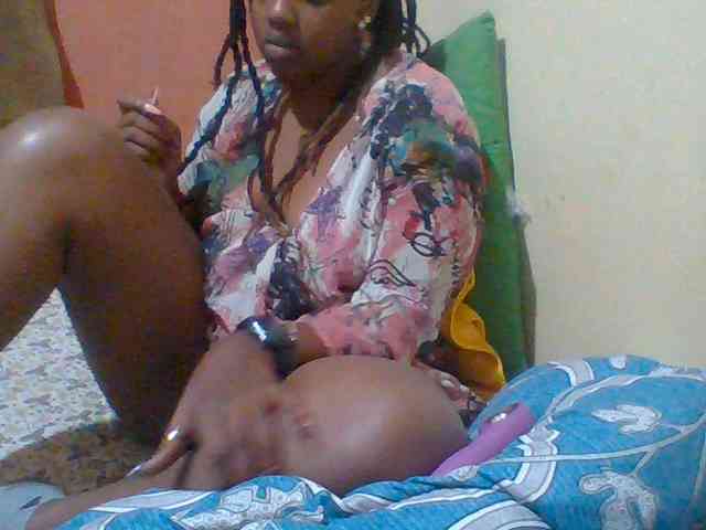 Sexymamasirra22 webcam