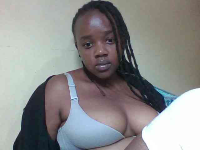Sexymamasirra22 webcam