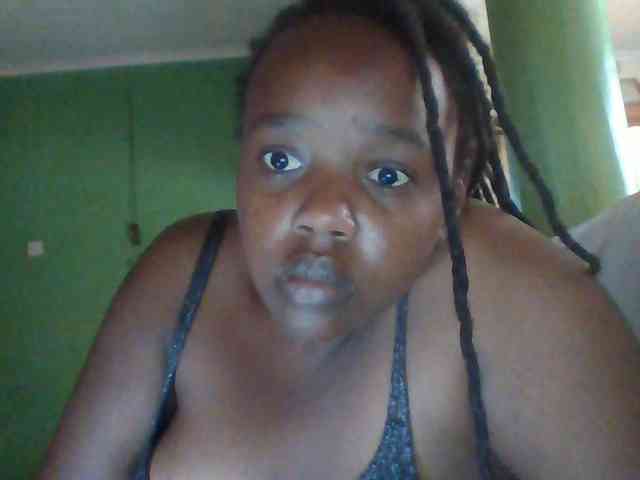 Sexymamasirra22 webcam