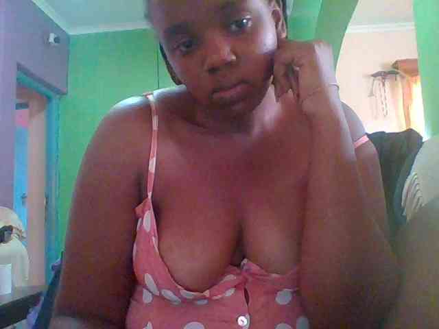 Sexymamasirra22 Live Webcam on BongaCams