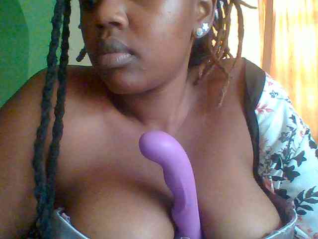 Sexymamasirra22 webcam