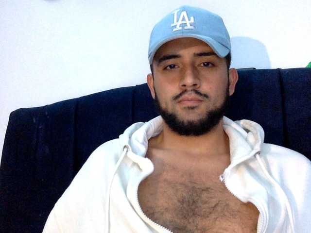 Dereks777 live webcam show