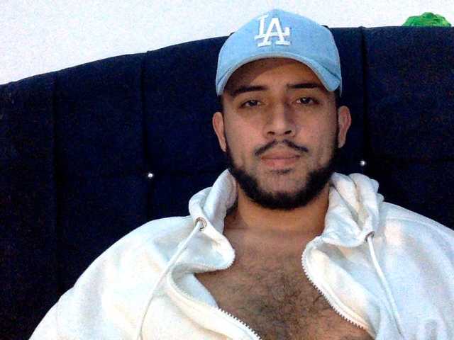 Dereks777 live webcam show