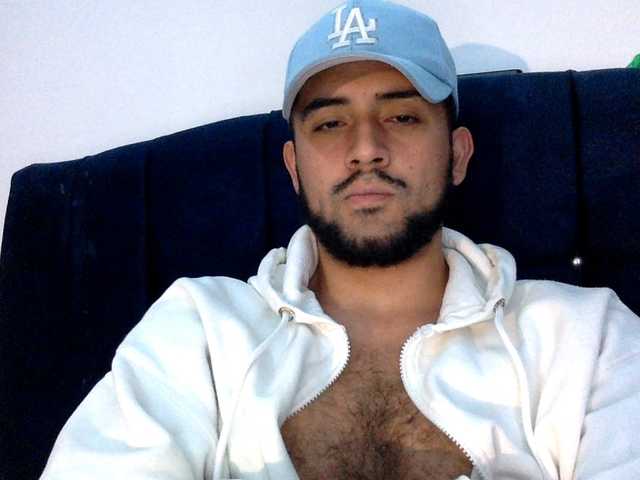 Dereks777 live webcam show