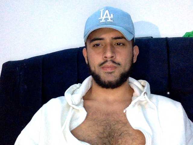 Dereks777 live webcam show