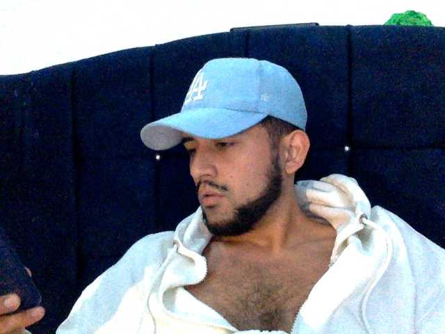 Dereks777 live webcam show
