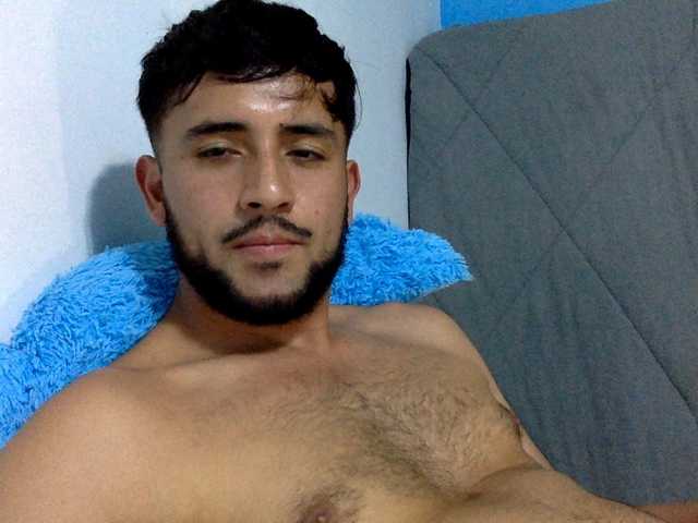 Dereks777 live cam preview