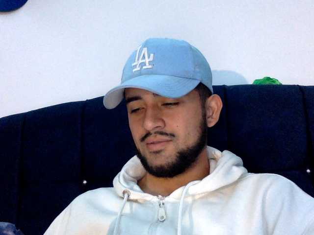 Dereks777 live webcam show