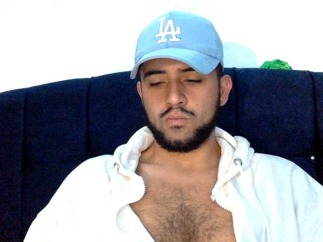 Dereks777 live webcam show