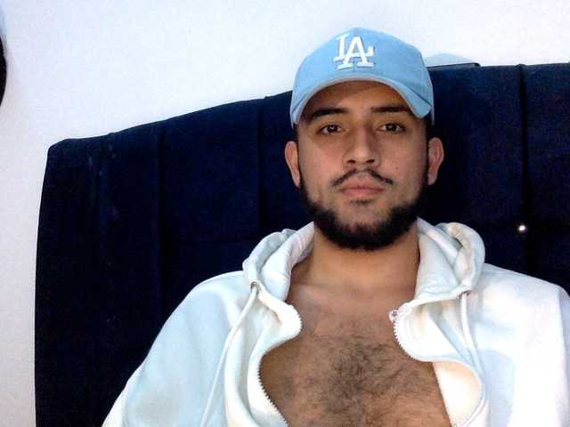 Dereks777 live webcam show