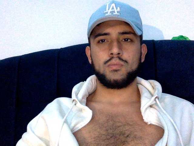 Dereks777 live webcam show