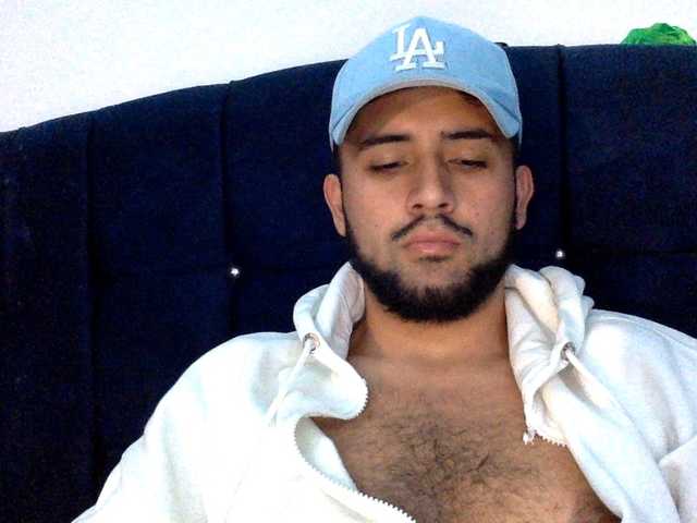 Dereks777 live webcam show