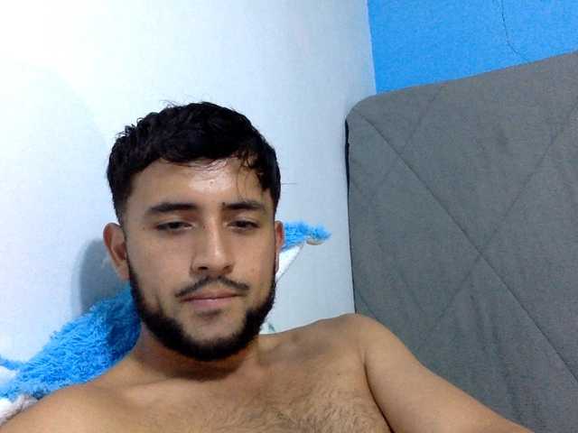 Dereks777 live cam preview