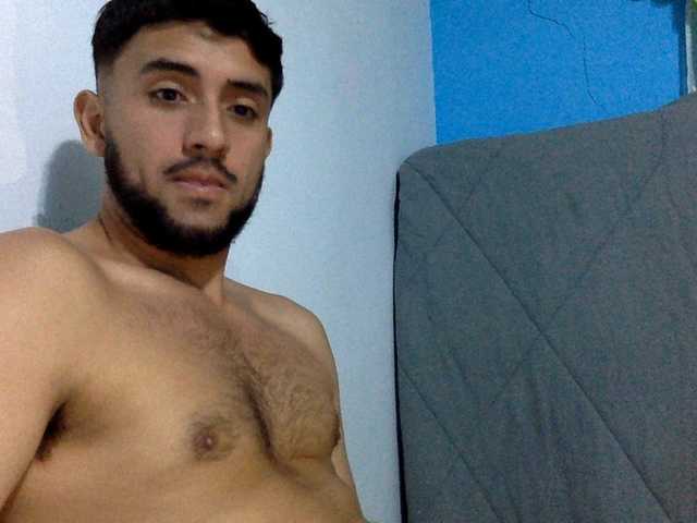 Dereks777 live cam preview