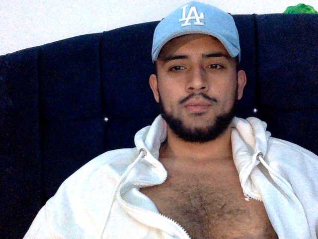 Dereks777 live webcam show