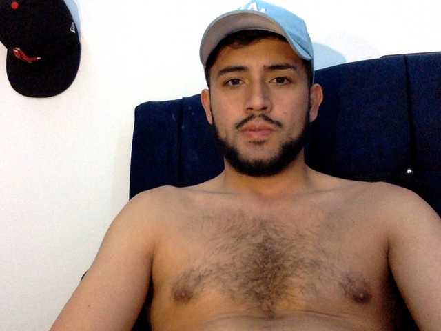 Dereks777 live webcam show