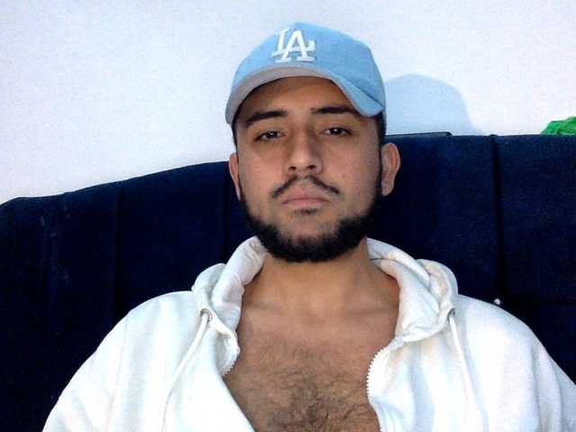 Dereks777 live webcam show
