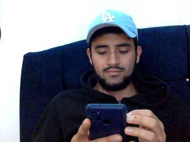 Dereks777 Sex Cam Show
