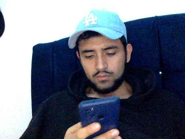 Dereks777 Sex Cam Show