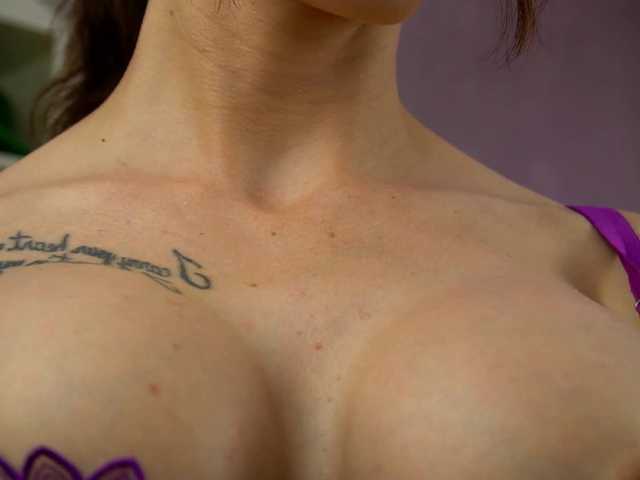 RubyFever live cam on BongaCams