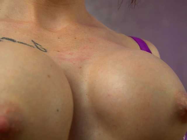 RubyFever live cam on BongaCams